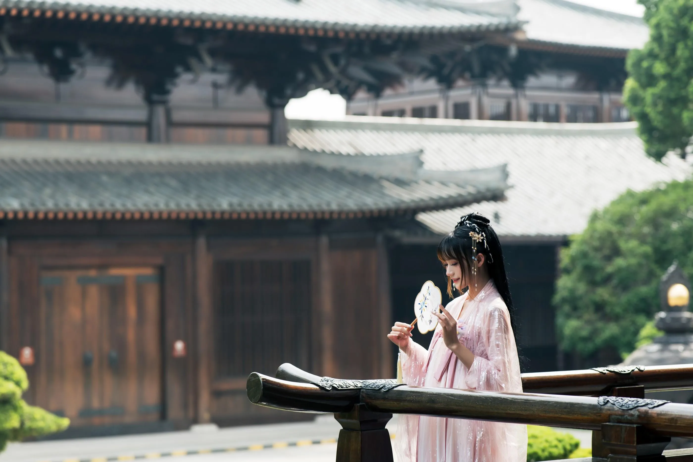 [艺图语] 2022.06.06 佛缘 兔子Zzz不吃胡萝卜 [24P]插图2